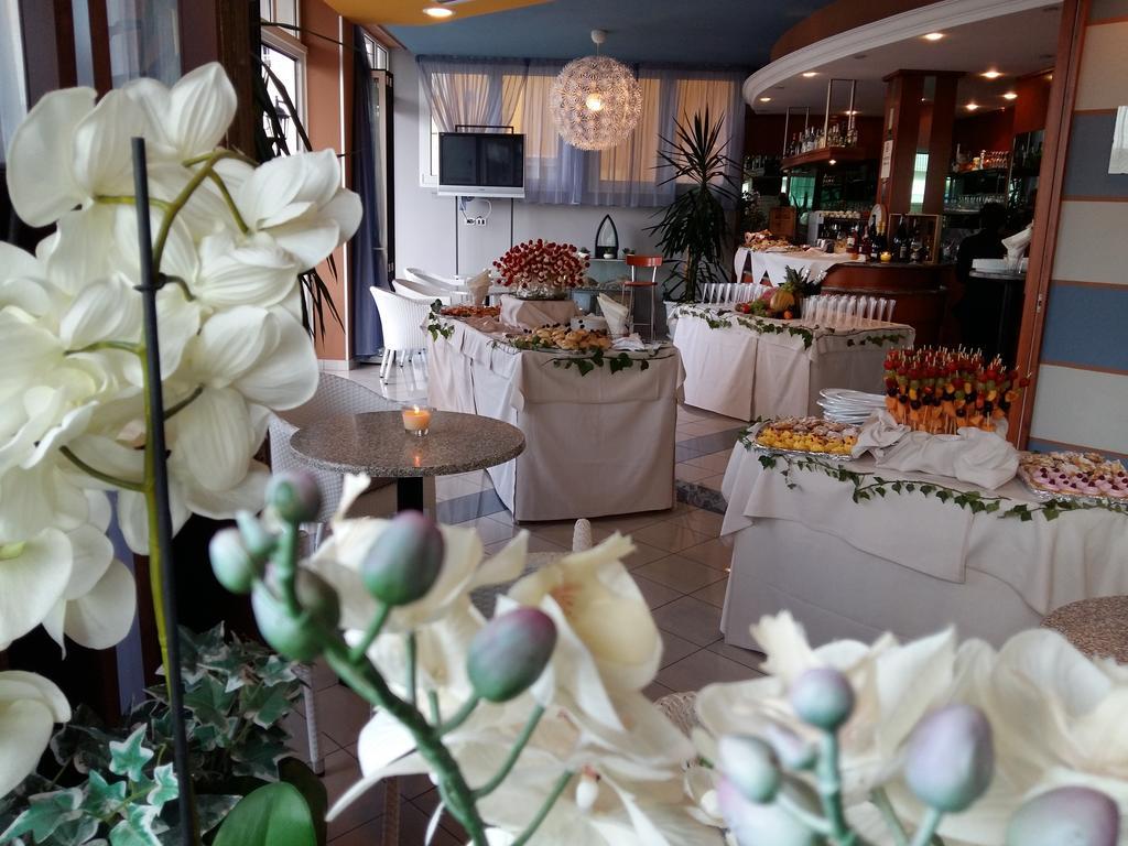 Hotel Bellevue Caorle Exterior photo